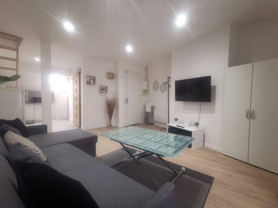 Smart House Airport Cdg, Asterix Apartman Louvres Kültér fotó