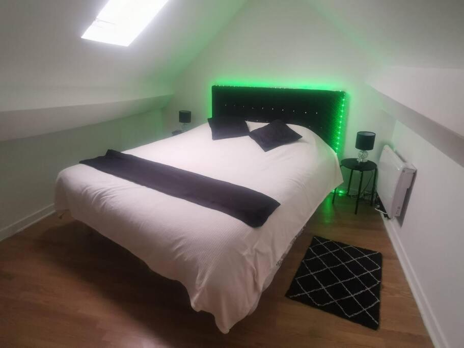 Smart House Airport Cdg, Asterix Apartman Louvres Kültér fotó